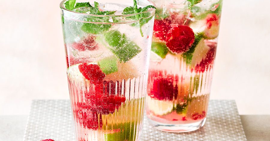 Pitcher Raspberry Mojito: Perfect for Parties or Mocktails